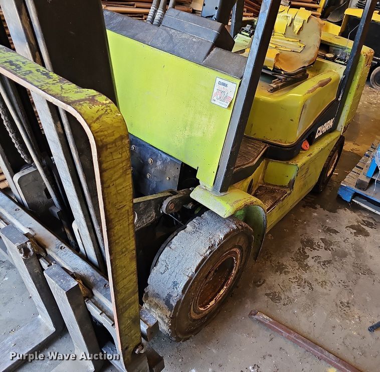 image for item LW9612 Clark GGP20  forklift