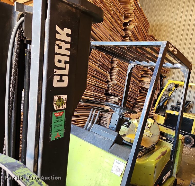 image for item LW9612 Clark GGP20  forklift