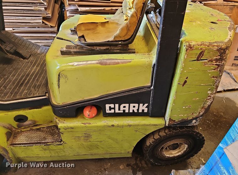 image for item LW9612 Clark GGP20  forklift