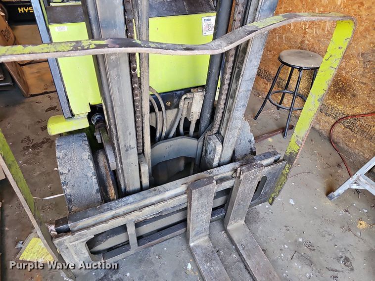 image for item LW9612 Clark GGP20  forklift