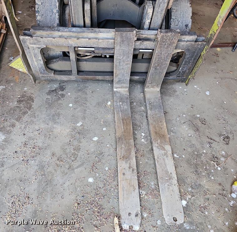 image for item LW9612 Clark GGP20  forklift