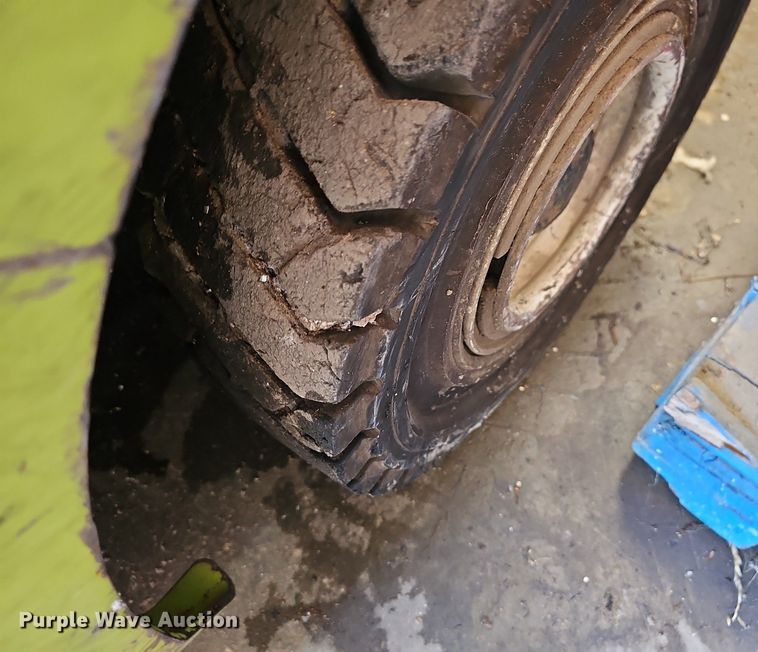 image for item LW9612 Clark GGP20  forklift