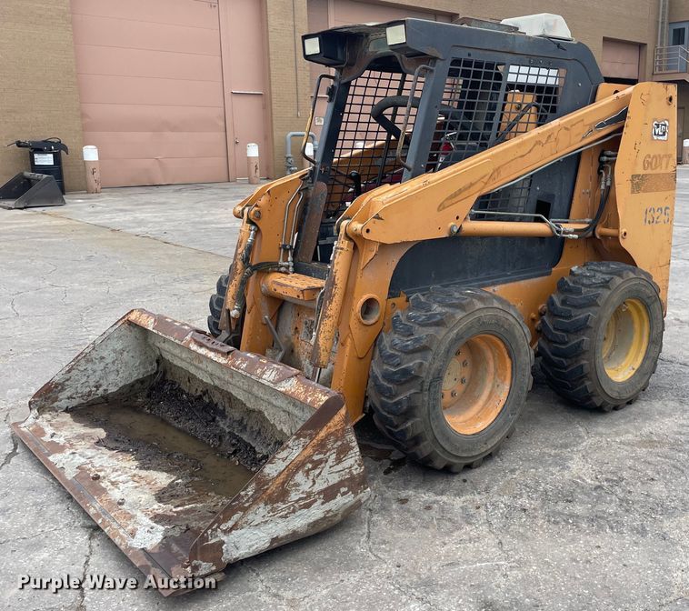 image for item LY9573 2003 Case 60XT  skid steer loader