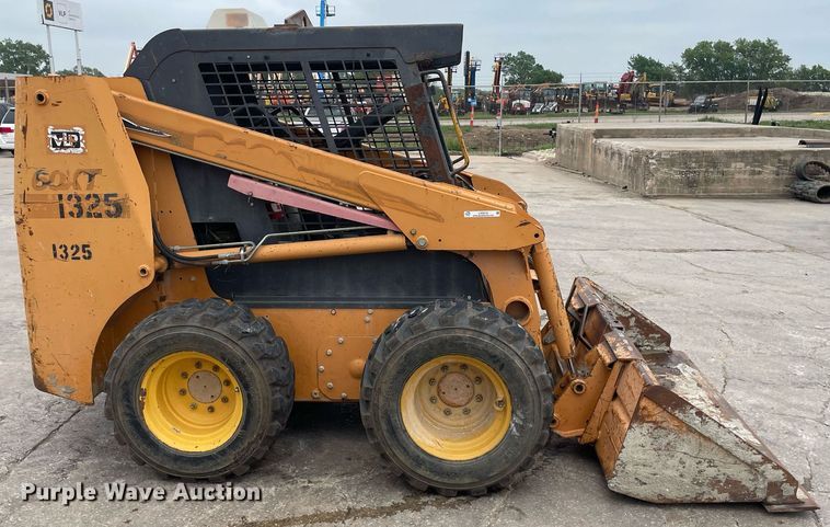 image for item LY9573 2003 Case 60XT  skid steer loader