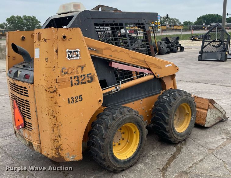 image for item LY9573 2003 Case 60XT  skid steer loader