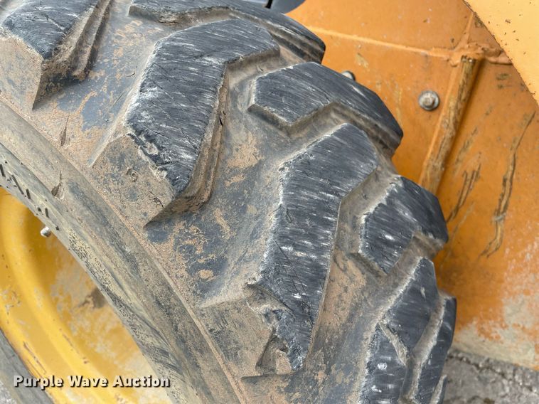 image for item LY9573 2003 Case 60XT  skid steer loader