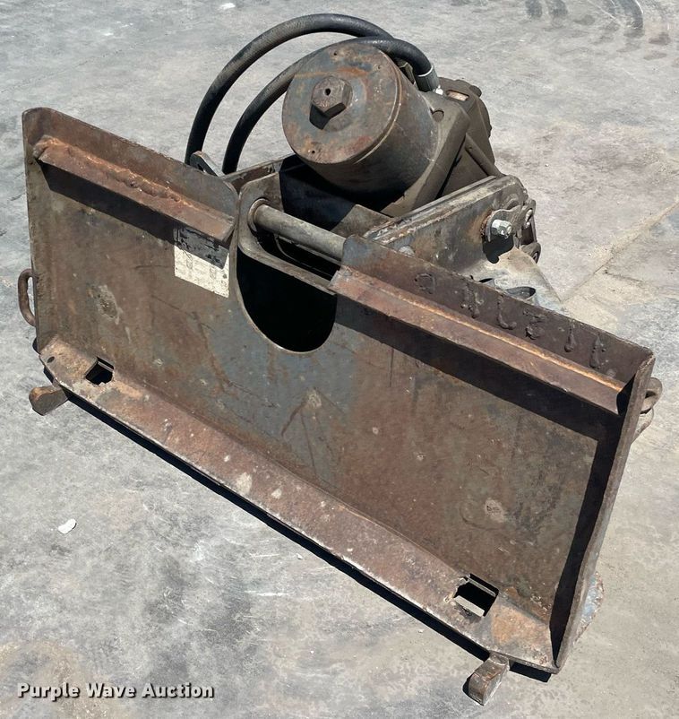 image for item LY9574 Skid steer breaker