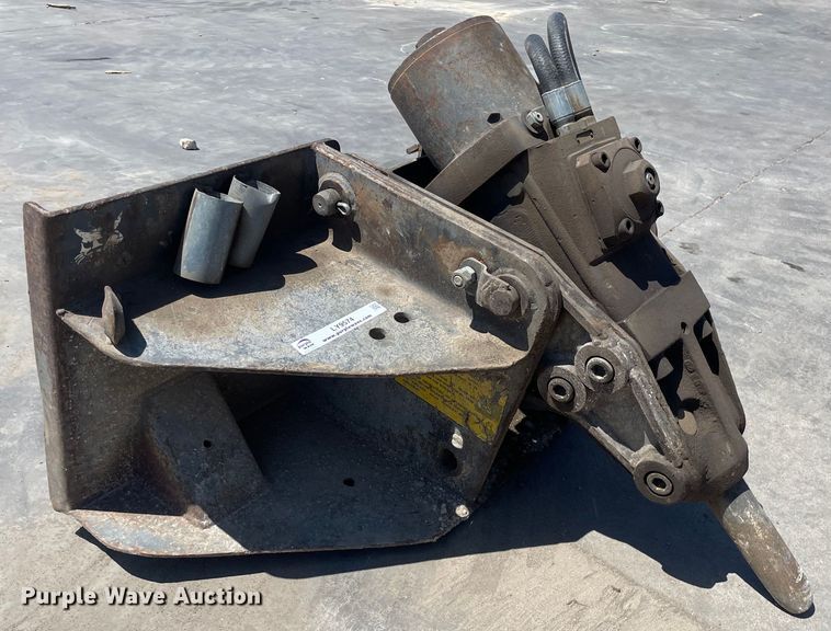 image for item LY9574 Skid steer breaker