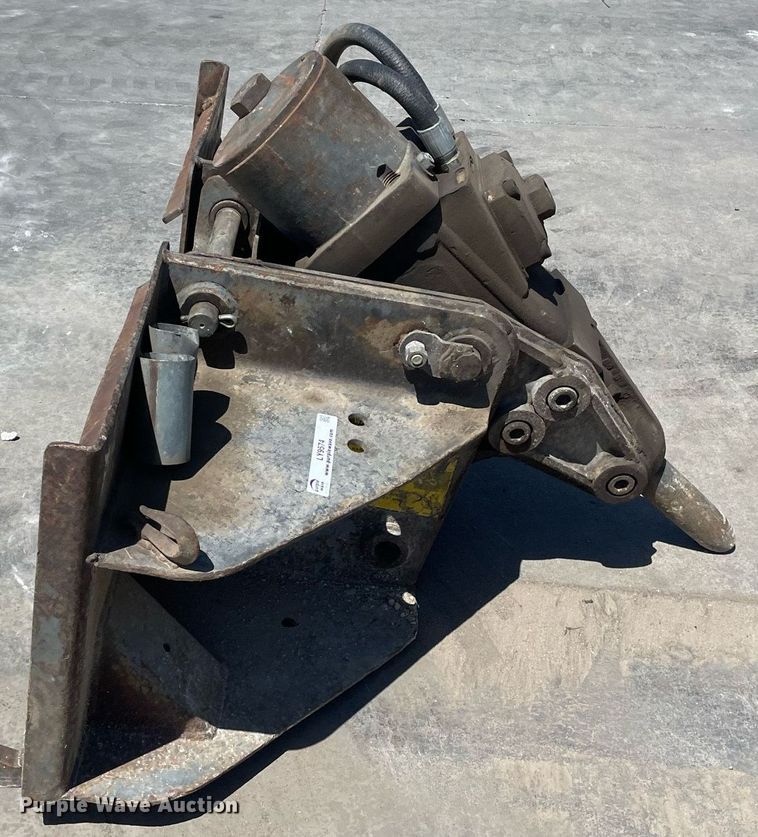image for item LY9574 Skid steer breaker