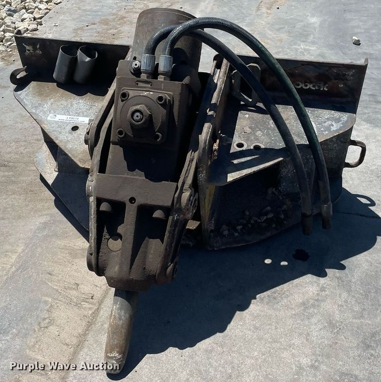 image for item LY9574 Skid steer breaker