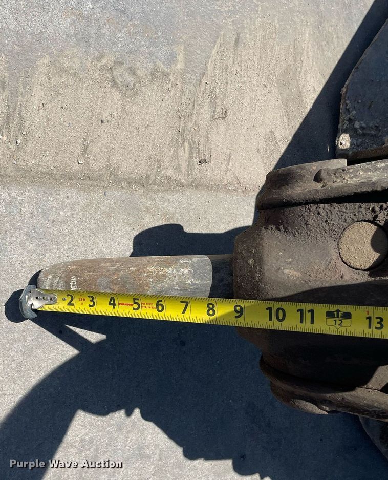 image for item LY9574 Skid steer breaker