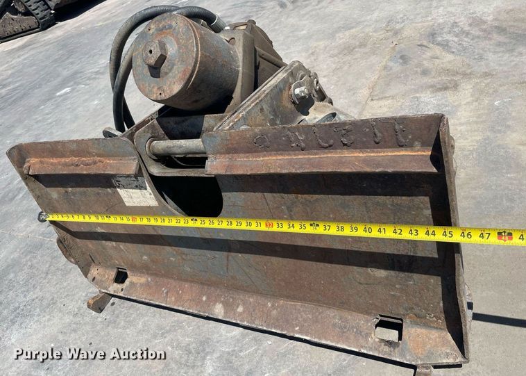 image for item LY9574 Skid steer breaker