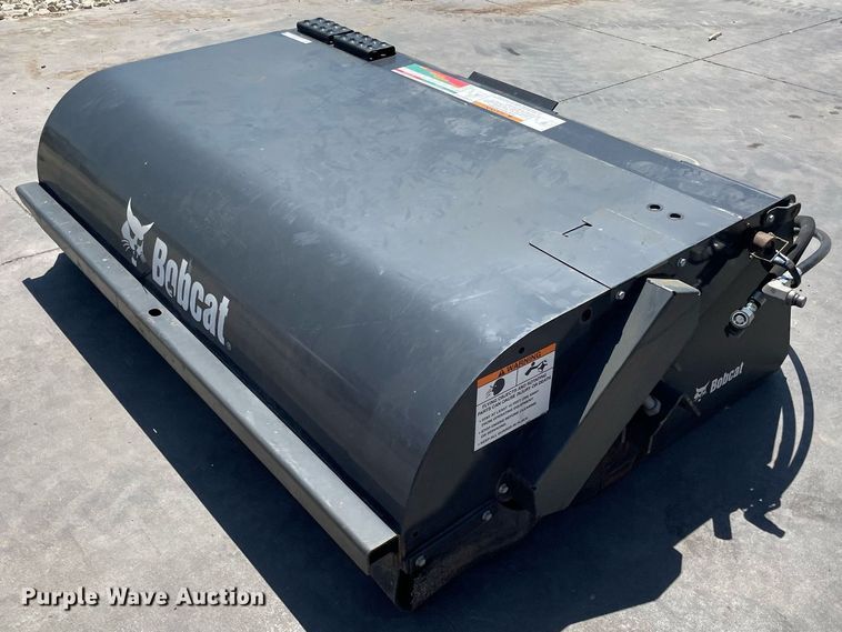 image for item LY9576 2018 Bobcat 72 Sweeper  skid steer sweeper