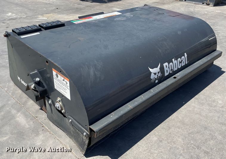 image for item LY9576 2018 Bobcat 72 Sweeper  skid steer sweeper