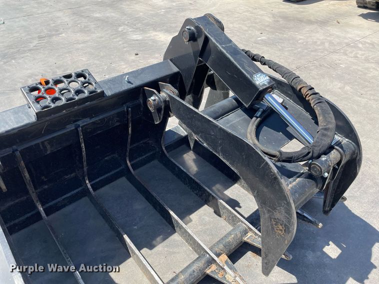 image for item LY9581 Blue Diamond 106450  72"W skid steer grapple bucket