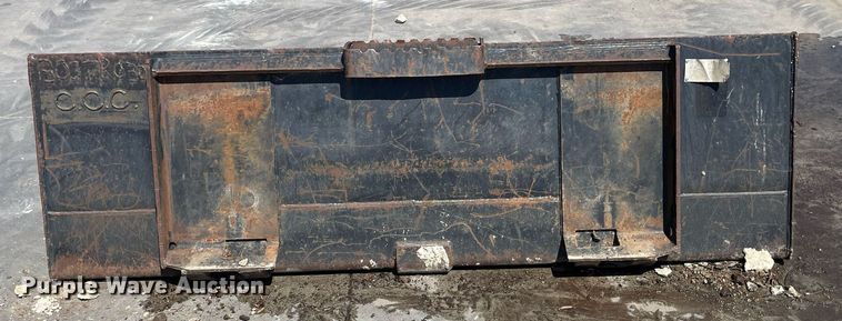 image for item LY9583 Caterpillar  67"W skid steer bucket