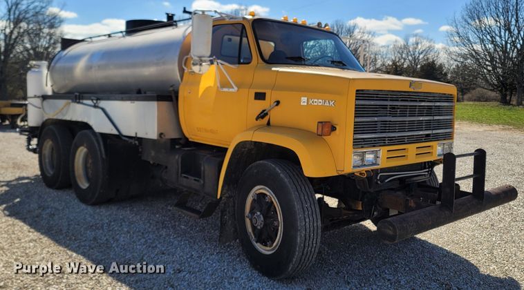 image for item MB9864 1989 Chevrolet Kodiak C70  oil distributor truck