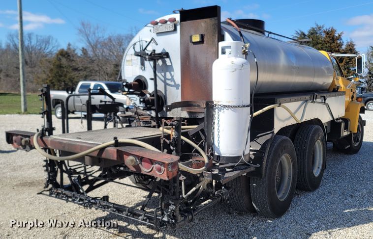 image for item MB9864 1989 Chevrolet Kodiak C70  oil distributor truck