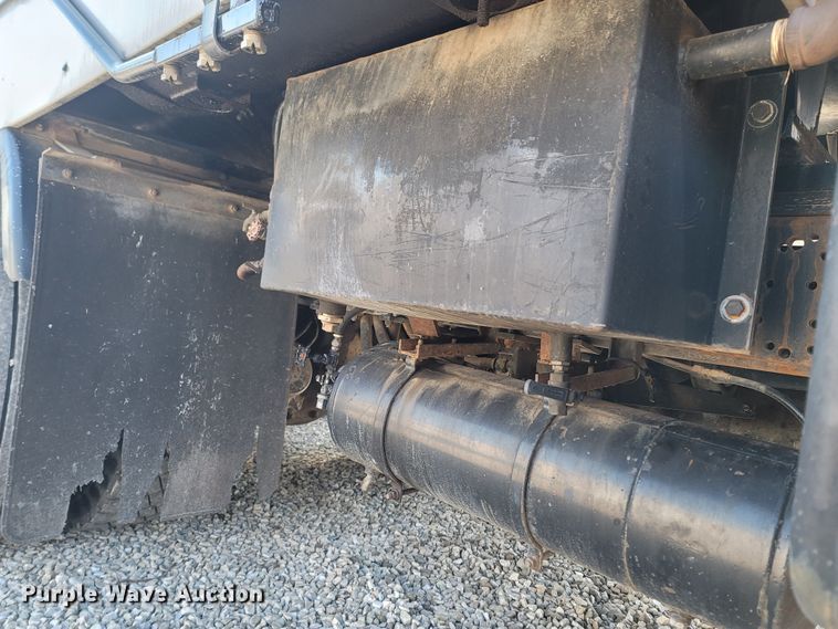 image for item MB9864 1989 Chevrolet Kodiak C70  oil distributor truck