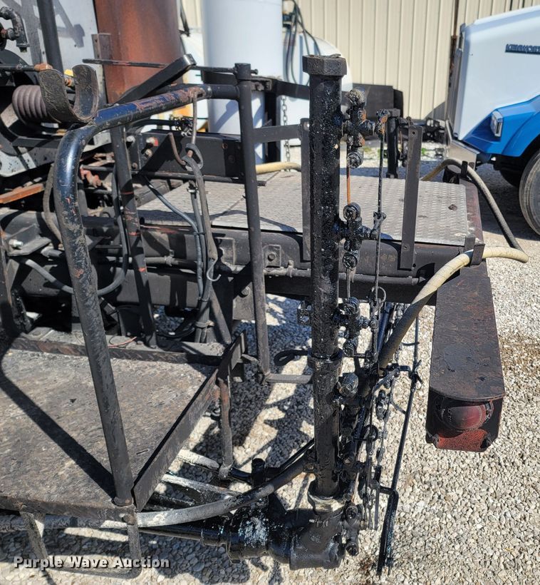 image for item MB9864 1989 Chevrolet Kodiak C70  oil distributor truck