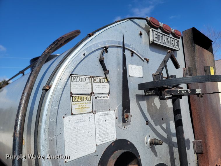 image for item MB9864 1989 Chevrolet Kodiak C70  oil distributor truck