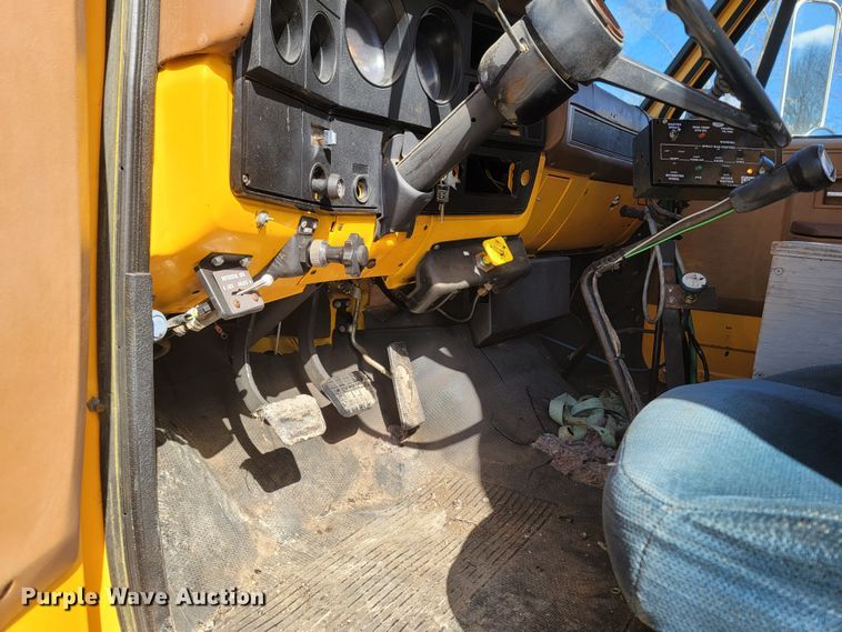 image for item MB9864 1989 Chevrolet Kodiak C70  oil distributor truck