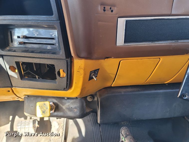 image for item MB9864 1989 Chevrolet Kodiak C70  oil distributor truck