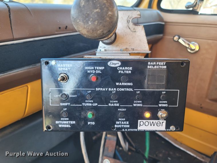 image for item MB9864 1989 Chevrolet Kodiak C70  oil distributor truck