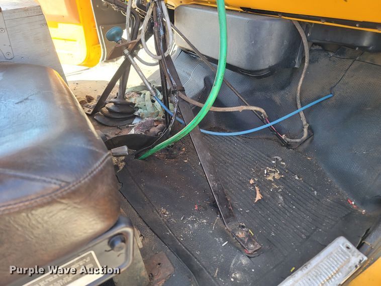 image for item MB9864 1989 Chevrolet Kodiak C70  oil distributor truck