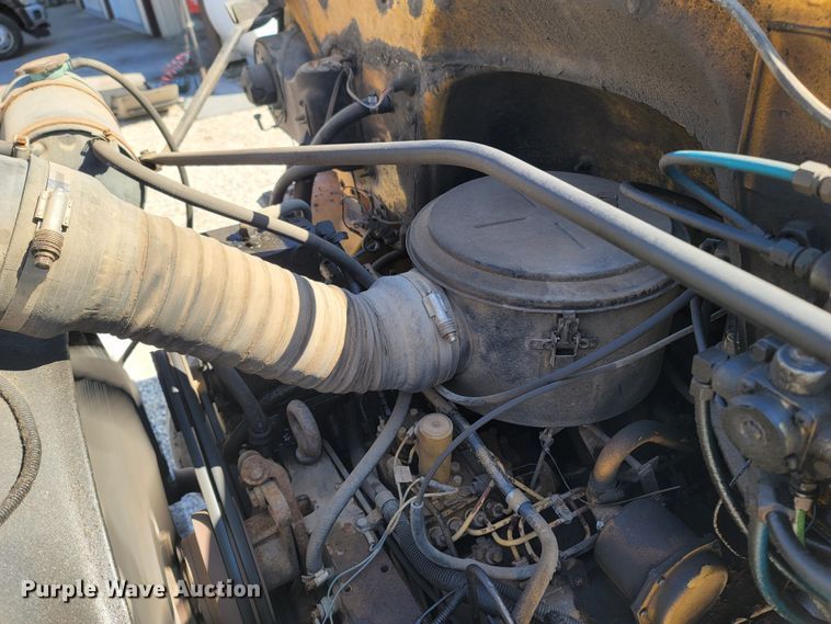 image for item MB9864 1989 Chevrolet Kodiak C70  oil distributor truck