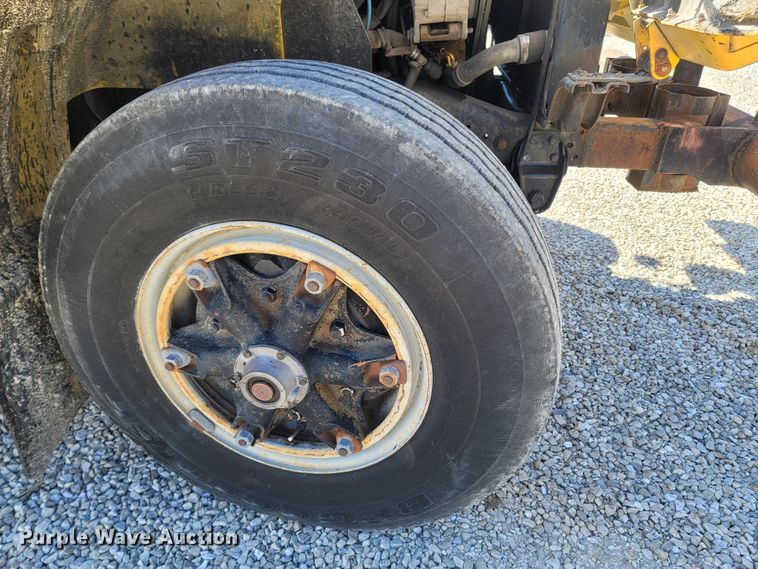 image for item MB9864 1989 Chevrolet Kodiak C70  oil distributor truck