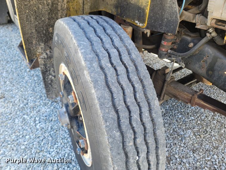 image for item MB9864 1989 Chevrolet Kodiak C70  oil distributor truck