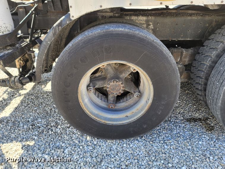 image for item MB9864 1989 Chevrolet Kodiak C70  oil distributor truck