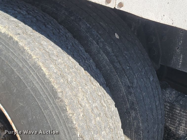 image for item MB9864 1989 Chevrolet Kodiak C70  oil distributor truck