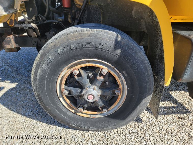 image for item MB9864 1989 Chevrolet Kodiak C70  oil distributor truck