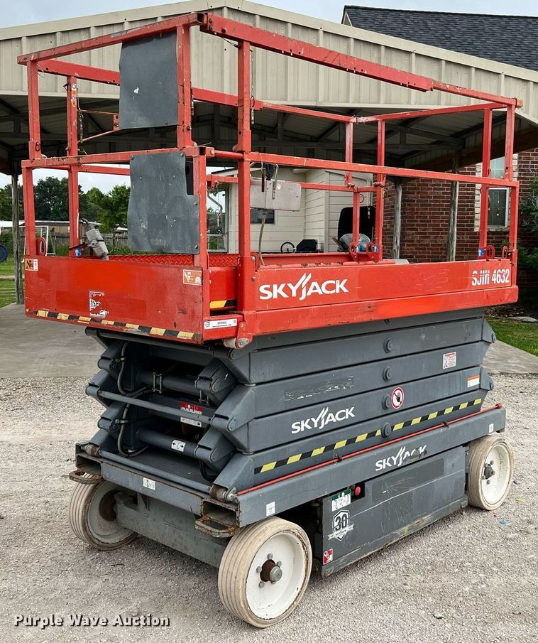 image for item MF9960 Skyjack SJ 4632  scissor lift