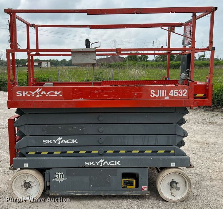 image for item MF9960 Skyjack SJ 4632  scissor lift