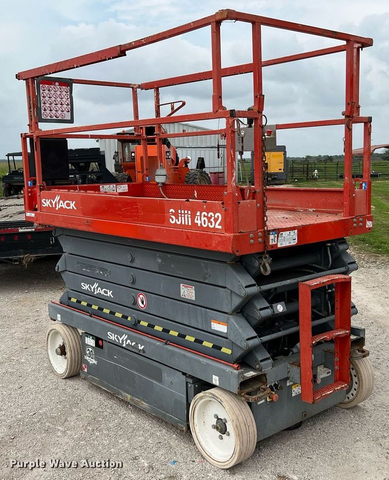 image for item MF9960 Skyjack SJ 4632  scissor lift