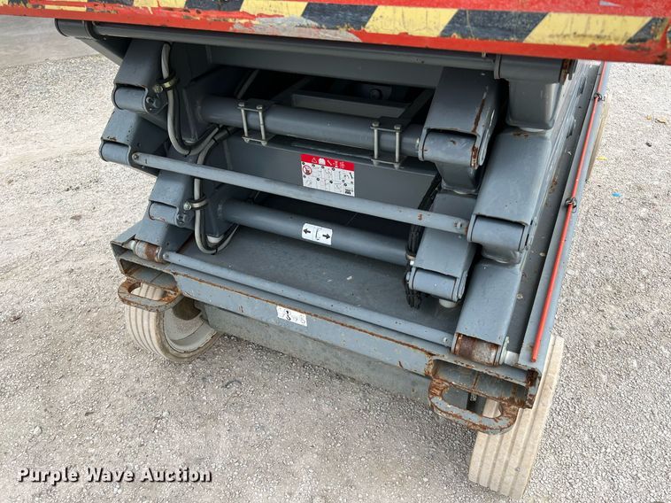 image for item MF9960 Skyjack SJ 4632  scissor lift