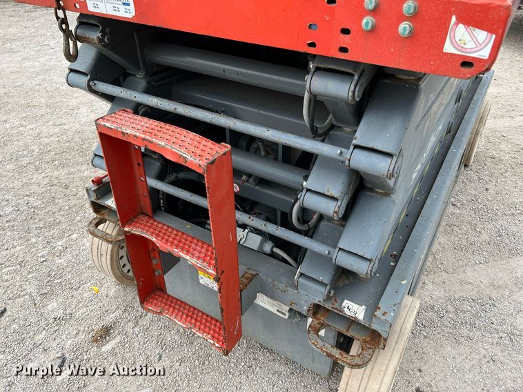 image for item MF9960 Skyjack SJ 4632  scissor lift