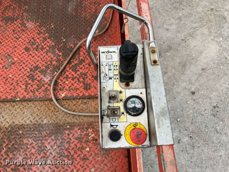 image for item MF9960 Skyjack SJ 4632  scissor lift