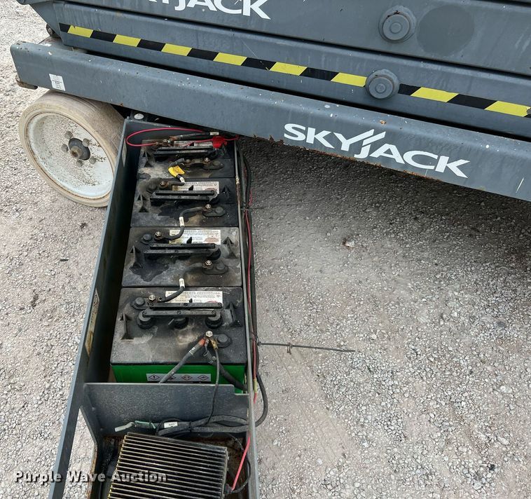 image for item MF9960 Skyjack SJ 4632  scissor lift