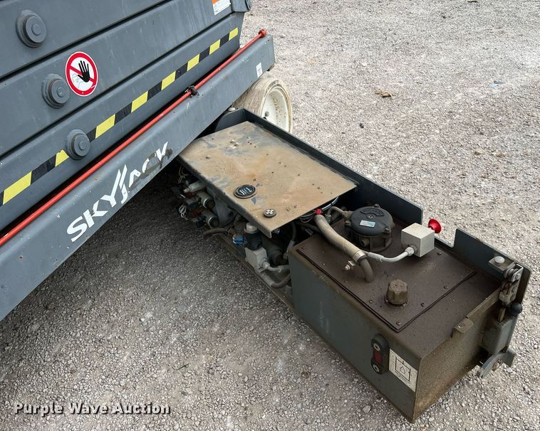 image for item MF9960 Skyjack SJ 4632  scissor lift