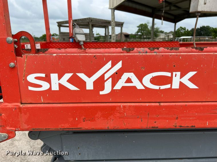 image for item MF9960 Skyjack SJ 4632  scissor lift