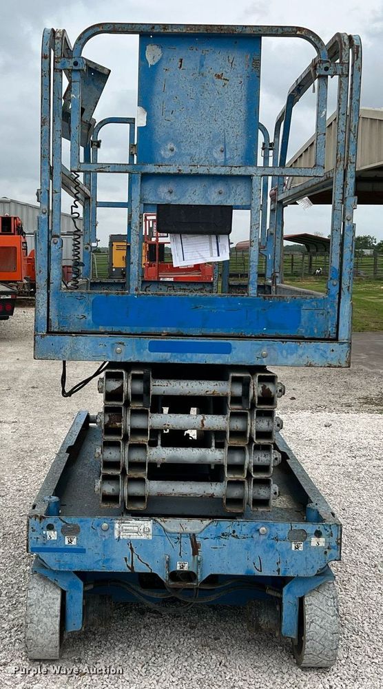 image for item MF9961 2014 Genie GS-3246  scissor lift