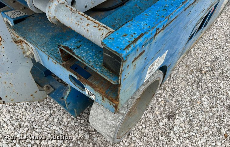 image for item MF9961 2014 Genie GS-3246  scissor lift