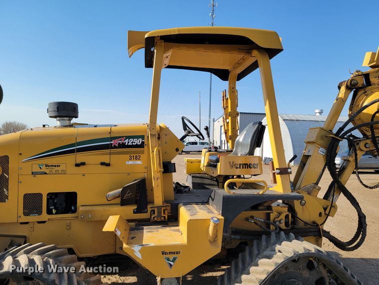 image for item ML9313 2015 Vermeer RTX1250  cable plow