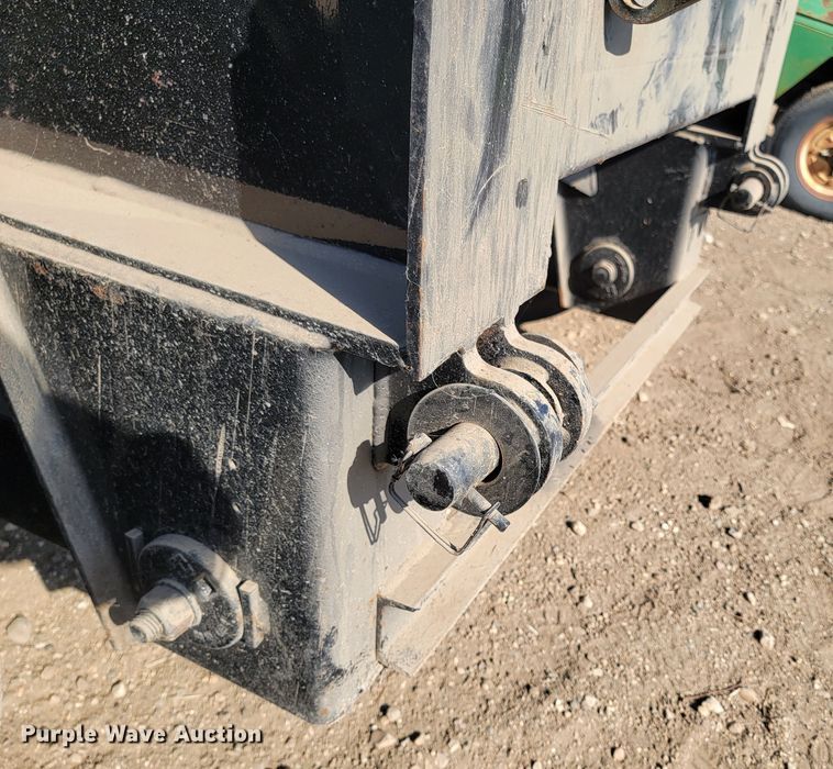 image for item ML9318 2003 XL Specialized Trailers XL24 FA  pin-on axle