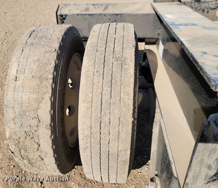 image for item ML9318 2003 XL Specialized Trailers XL24 FA  pin-on axle