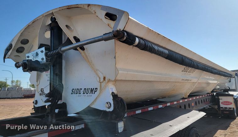 image for item ML9324 2012 Smithco SX3-46-36  side dump trailer
